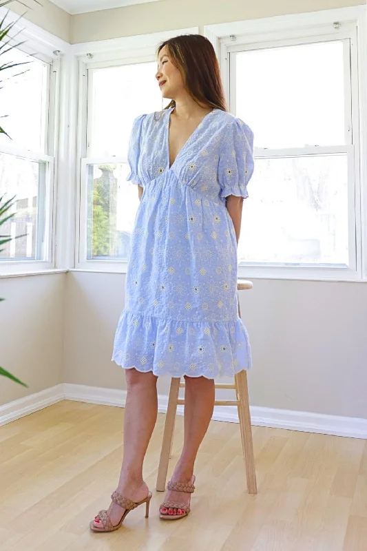 Petite V-neck Short Sleeve Eyelet Dress (Blue)