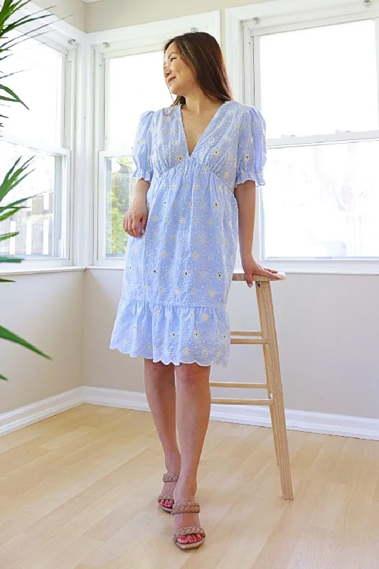 Petite V-neck Short Sleeve Eyelet Dress (Blue)