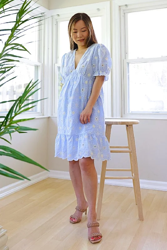 Petite V-neck Short Sleeve Eyelet Dress (Blue)